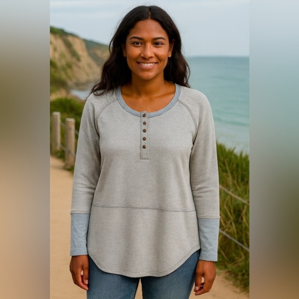 Striped Henley Casual Coastal Gray Pullover Boho Top Umgee EUC S #1543